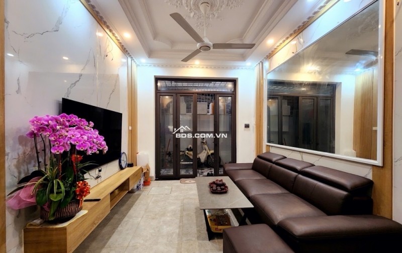 Hiếm có khó tìm! 
Bán nhà ĐẶNG TIẾN ĐÔNG 34m² hơn 7 tỷ - Nhà xinh, gần ô tô, ngõ nông hiếm có